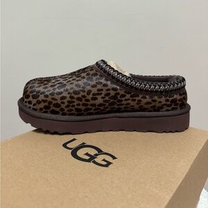 NEW UGG Tasman Slipper clog Caspian Calf Hair Leopard Animal Print Sz 6 cedar